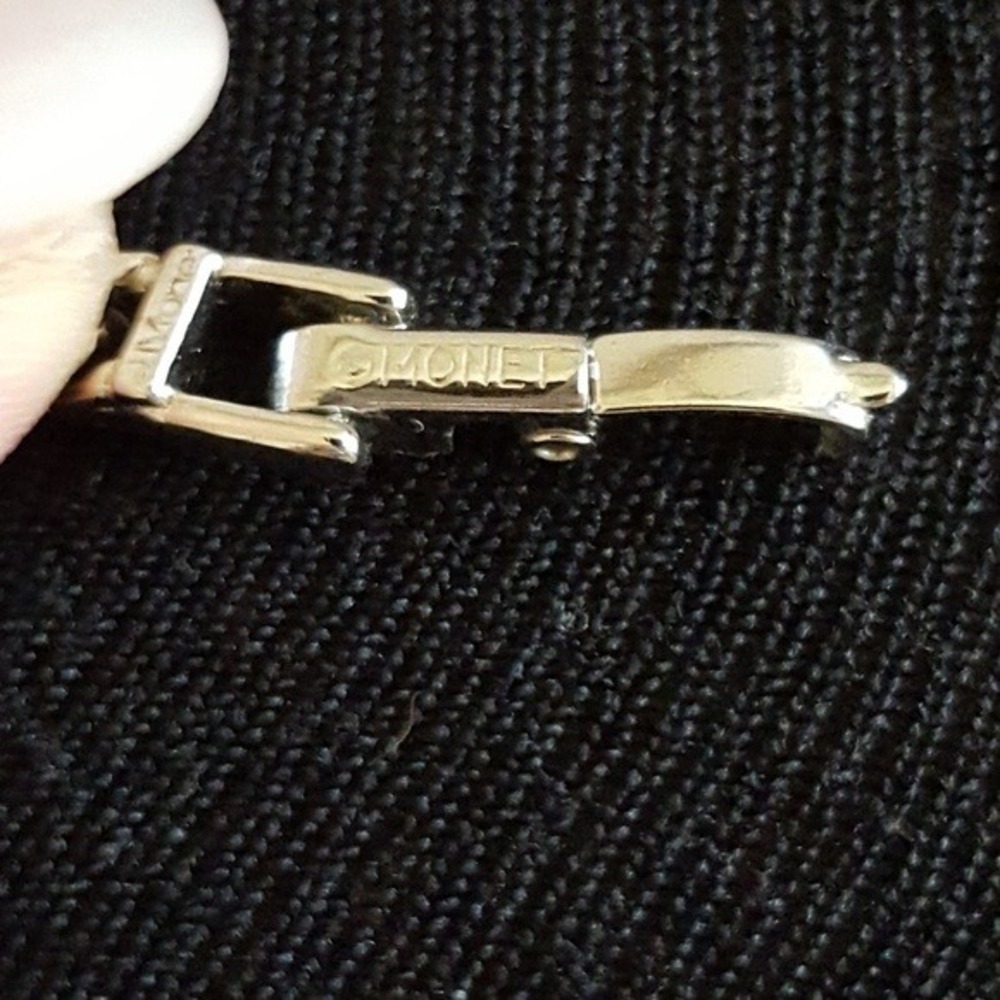 Monet 80s Silver Tone Figaro Link Chain Necklace Vintage Fold Over Clasp 30in - Picture 4 of 4
